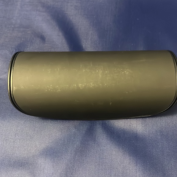 Armani Exchange sun glass case (with dust cloth) - Picture 3 of 4